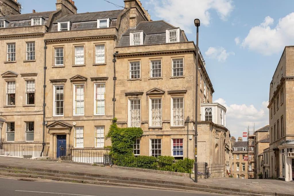 Spacious Apartment - 5 Minutes Walk To Bath Abbey Exterior photo
