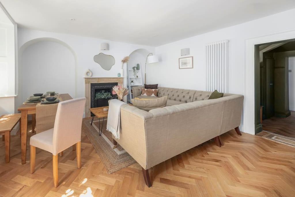 Spacious Apartment - 5 Minutes Walk To Bath Abbey Exterior photo